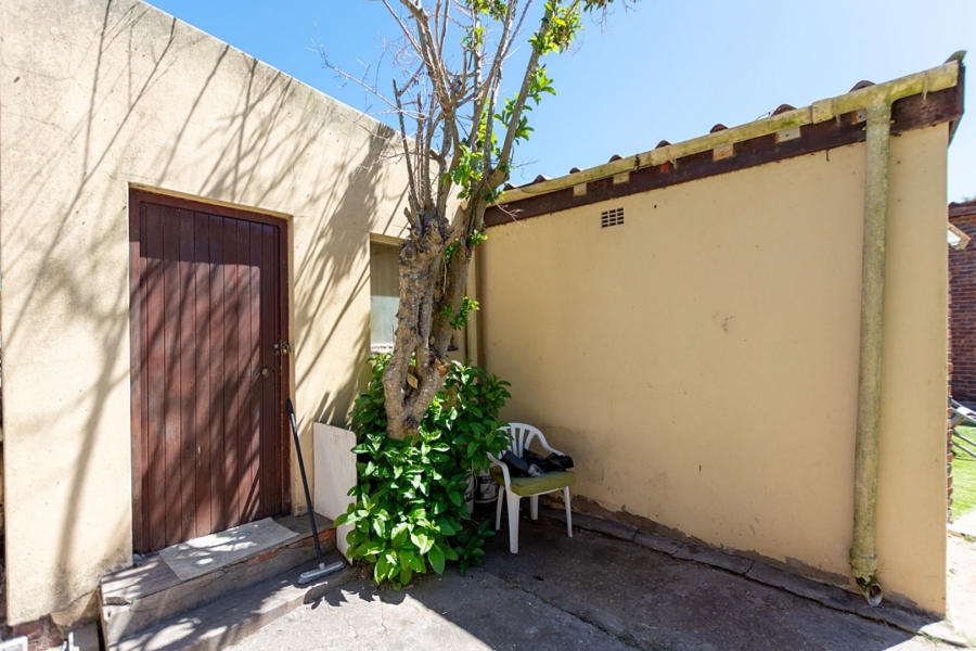 4 Bedroom Property for Sale in Middedorp Western Cape